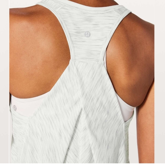 Lululemon essential tank - Picture 2 of 6